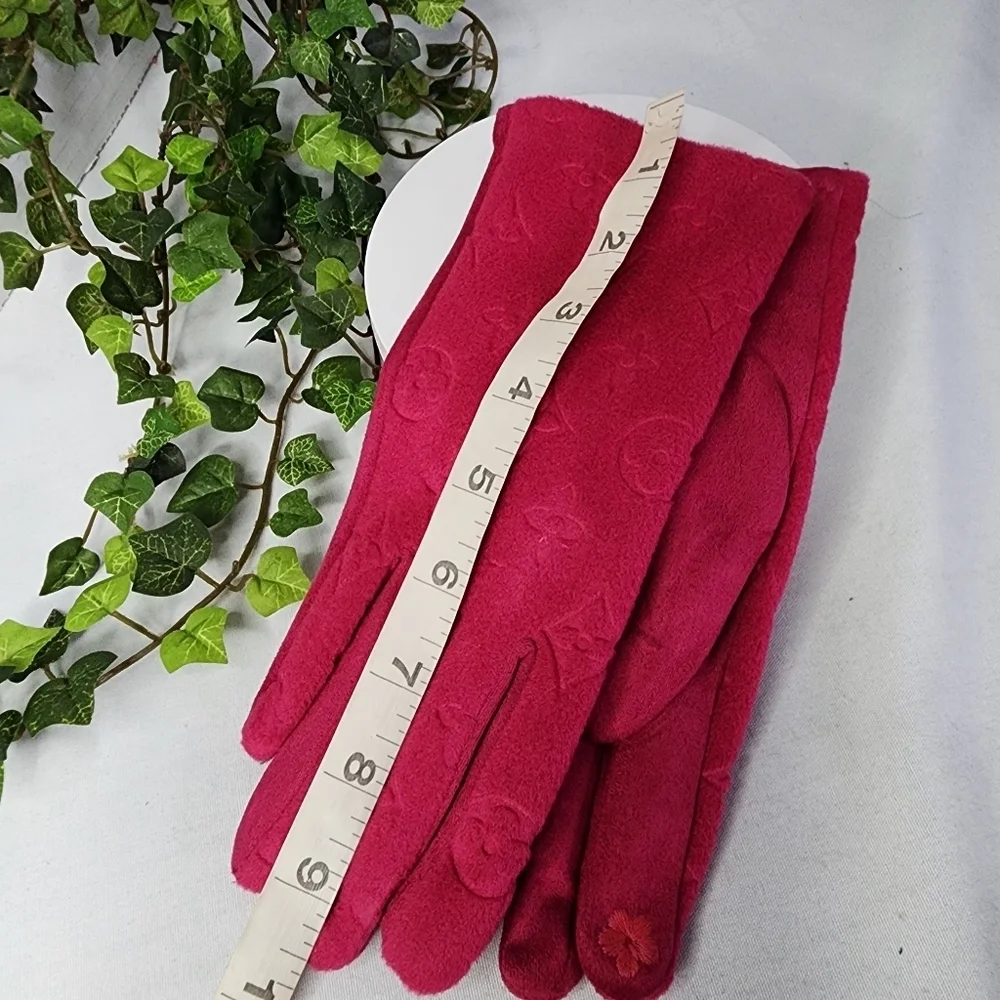 Clover Flower Fashion Design Fleece Luxe Gloves with Touchscreen Tip NIP